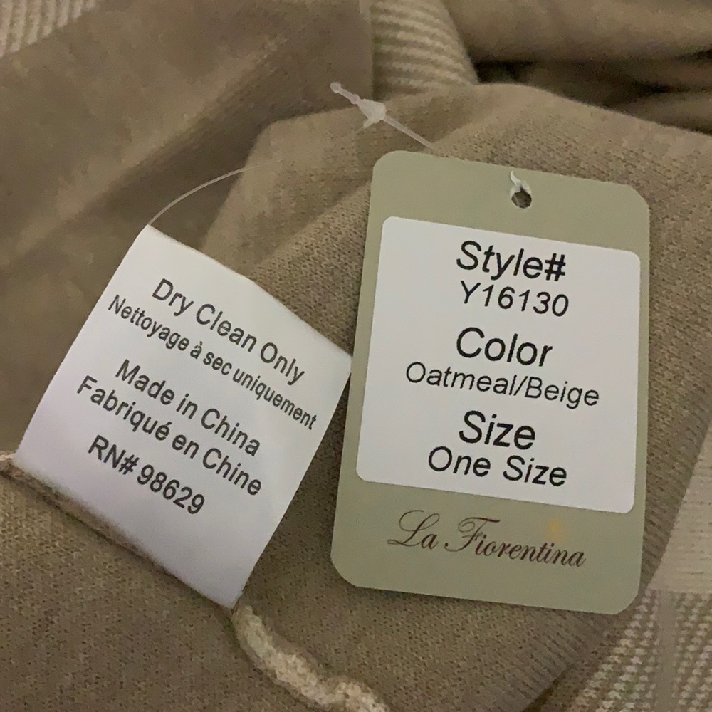La Fiorentina Wrap One Size in Oatmeal/Beige color - Picture 9 of 9